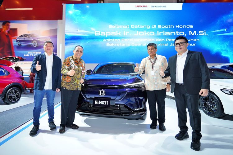 Honda, Civic hybrid, CR-V hybrid, mobil listrik, e:N1, IIMS Surabaya, kendaraan elektrifikasi, pameran otomotif, CR-V Hybrid, IIMS Surabaya 2025: Honda Civic Hybrid Pertama Kali Hadir ke Publik