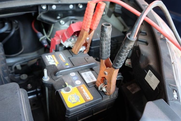 Aki Mobil, aki soak, aki drop, bengkel spesialis aki, Aki Drop vs Aki Soak, Mana yang Masih Bisa Diselamatkan?