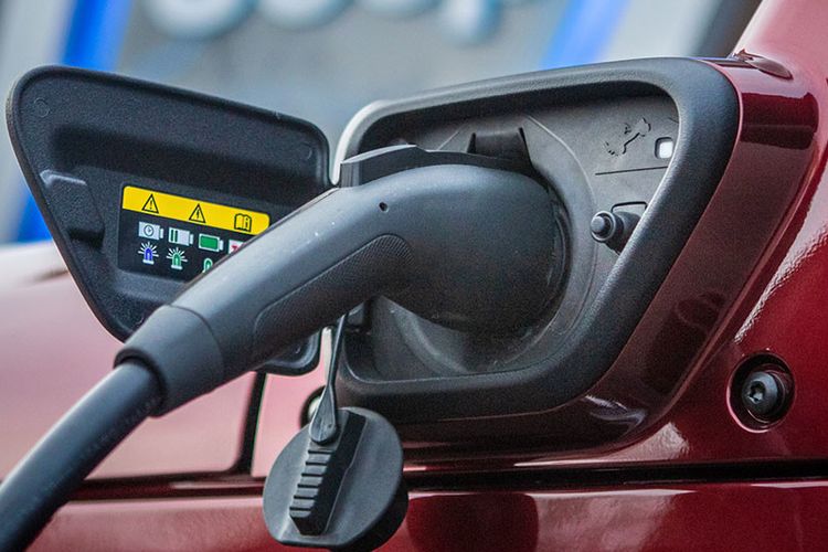 mobil, mobil listrik, Xpeng, Xpeng X9, Ulik Perbedaan Sistem PHEV dan EREV