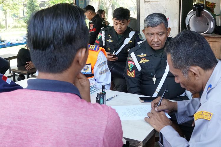 Lalu Lintas, KIR palsu, telolet, lalu lintas, Libur Idul Adha, Kemenhub Tindak 13 Bus di Tol Jagorawi, Ada Temuan KIR Palsu