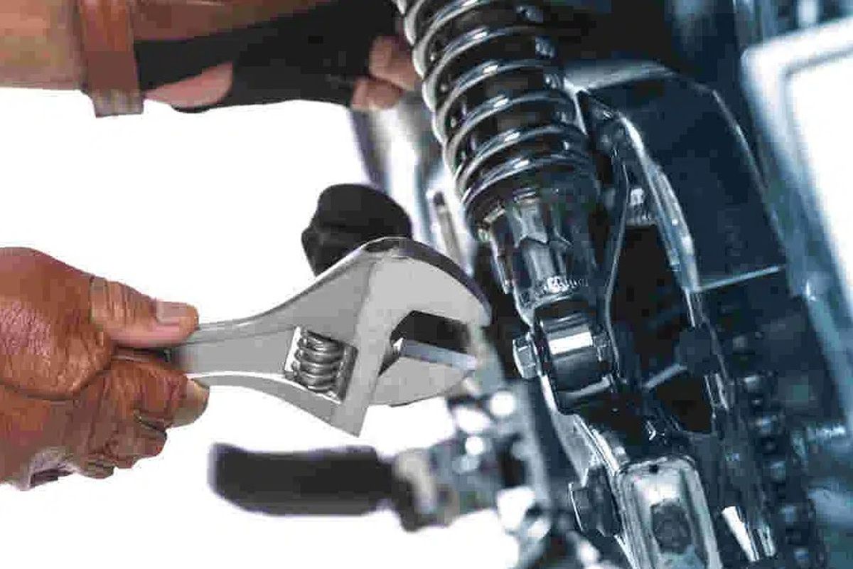 Pentingnya Setelan Suspensi Motor Sesuai Berat Badan Pengendara