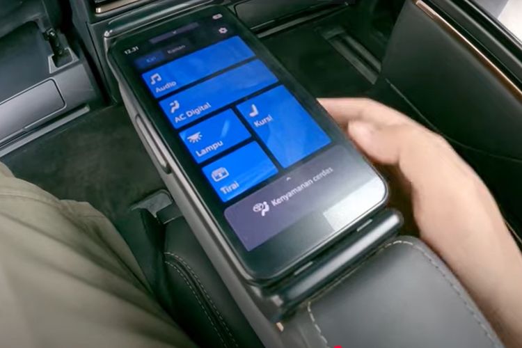 Toyota Alphard, lounge, penumpang, alphard hybrid, GIIAS 2025, Toyota Alphard HEV, Rasanya Jadi Penumpang Toyota Alphard Hybrid, Lounge Mewah