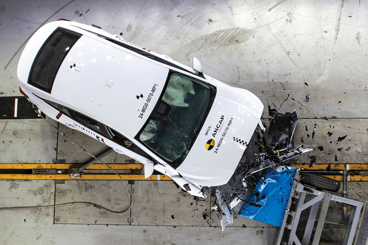 Sedan, tes tabrak, ANCAP, MG 5 GT, sedan, Australasian New Car Assessment Program (ANCAP), Ada Peningkatan, MG 5 Raih Tiga Bintang Tes Tabrak ANCAP