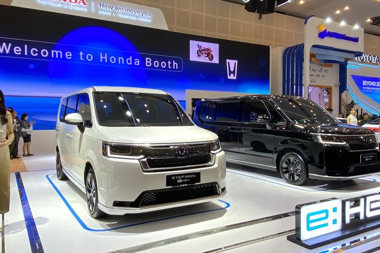 hybrid, Honda, Honda Step WGN, mobil elektrifikasi, Honda Step WGN e:HEV, Siapa Target Konsumen Honda Step WGN e:HEV?