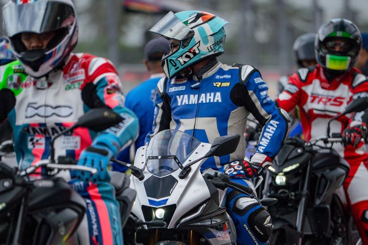 MANDALIKA, Yamaha, Mandalika, motor sport, motor, Motor, mandalika, Yamaha R15, Sirkuit Mandalika, yamaha, Tes Yamaha R15 di Sirkuit Mandalika, Menyenangkan untuk Pemula