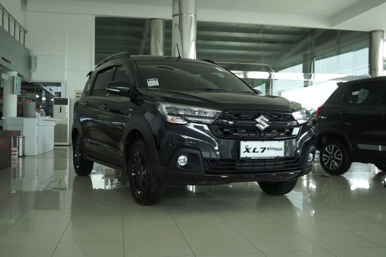 mobil, LSUV, Suzuki, Suzuki XL7 Hybrid, Suzuki XL7 Hybrid Alpha Kuro, Alasan Suzuki Hanya Fokus Perubahan di Eksterior XL7 Hybrid Alpha Kuro