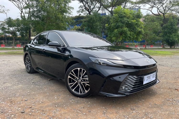 Toyota Camry, Camry Hybrid, biaya kepemilikan, Biaya kepemilikan, toyota camry, Camry hybrid, Toyota camry hybrid, Biaya Kepemilikan Toyota Camry 2025 per bulan Rp 2 Jutaan
