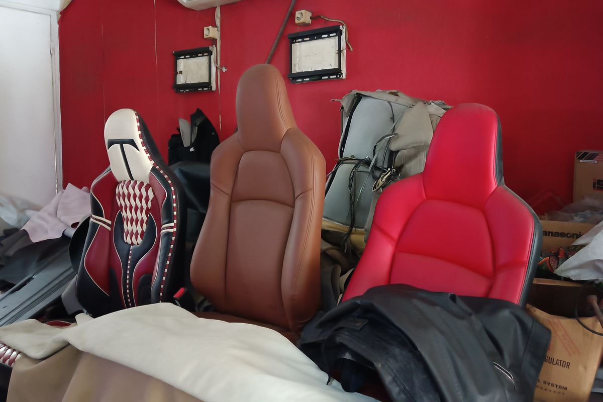 Memilih Pelapisan Jok Mobil: Sarung, Semi Paten, atau Paten?