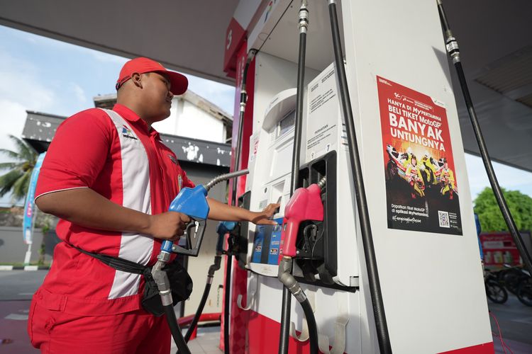 mengisi BBM, jangan menunda mengisi bbm, bbm mobil kosong, Jangan Dibiasakan Menunda Isi BBM pada Mobil