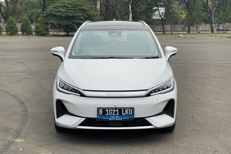 MotoGP, Toyota Alphard, Populer Otomotif, harga mobil hybrid, artikel terpopuler, Sprint Race, wuling binguo ev, BYD M6, Aturan Baru MotoGP,| Pengguna Binguo EV