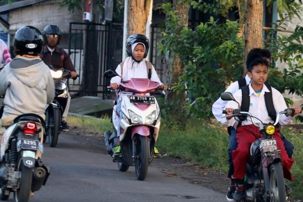 Siswa Dilarang Bawa Motor ke Sekolah, Angkutan Umum Harus Dibenahi