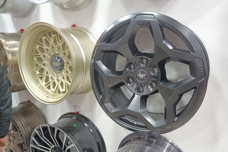 mobil, pelek, kenyamanan, kaki-kaki mobil, pelek racing, Kenyamanan, Ini Risiko Ganti Pelek Standar Jadi Racing