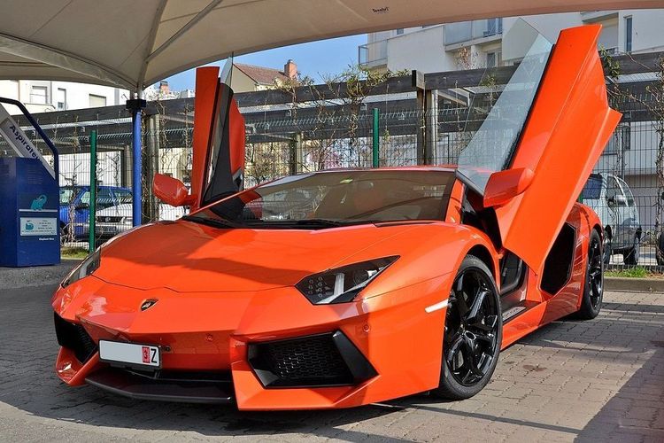 Lamborghini, supercar, sejarah Lamborghini, Ferruccio Lamborghini, Ferrari, Enzo Ferrari, lamborghini, ferrari, Sejarah Lamborghini, ferruccio lamborghini, lamborghini vs ferrari, Sejarah Lamborghini, Berdiri karena Ferrari