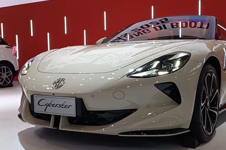 mobil listrik, MG Cyberster, desain futuristis, performansi tinggi, Mengungkap MG Cyberster: Roadster Listrik Pertama di Indonesia
