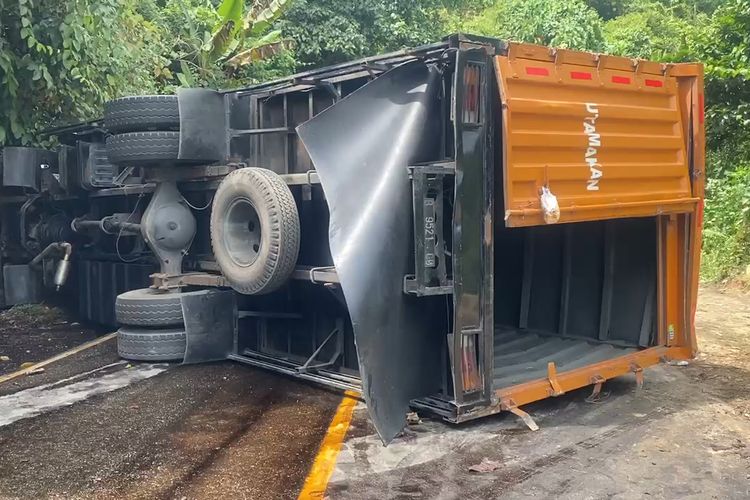 keselamatan berkendara, rem blong, Pemeriksaan kendaraan, sopir truk, Panduan Keselamatan Berkendara untuk Sopir Truk dan Bus