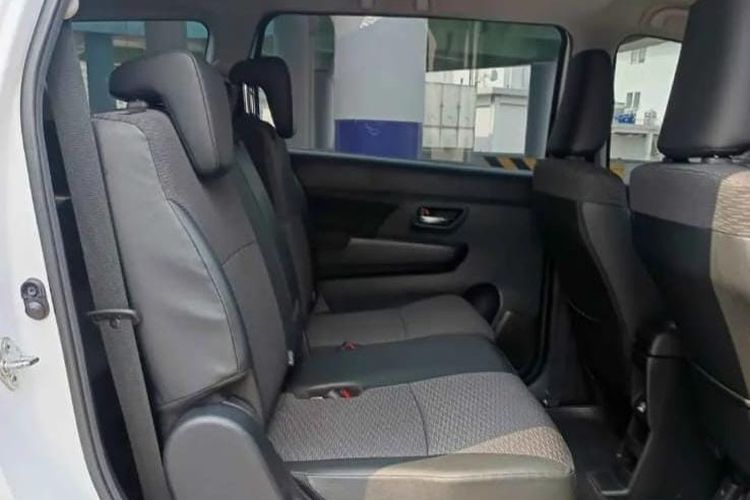 Suzuki XL7 Hybrid, mobil keluarga, Fitur lengkap, Mobil Keluarga, konsumsi BBM irit, fitur lengkap, Suzuki XL7 Hybrid harga, Suzuki XL7 Hybrid bekas, Pengalaman Pemilik Menggunakan Suzuki XL7 Hybrid Selama Setahun