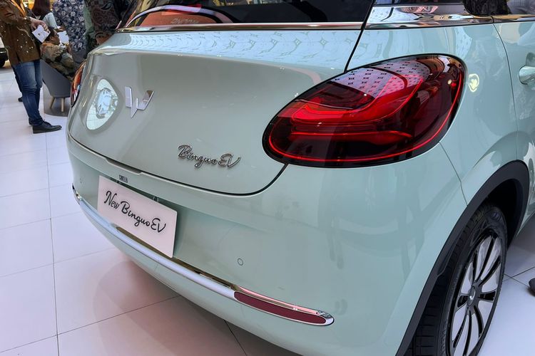 hatchback listrik, perayaan 8 tahun Wuling, Wuling Binguo EV, wuling binguo ev, Varian Lite dan Pro, Perayaan 8 tahun Wuling, Harga dan Spesifikasi Wuling New Binguo EV 2025