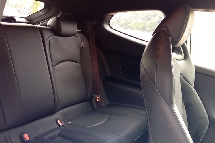 Toyota GR Yaris, GIIAS 2024, kenyamanan berkendara, interior sporty, Interior Toyota GR Yaris, Kabin Sporty Kental Nuansa Eropa