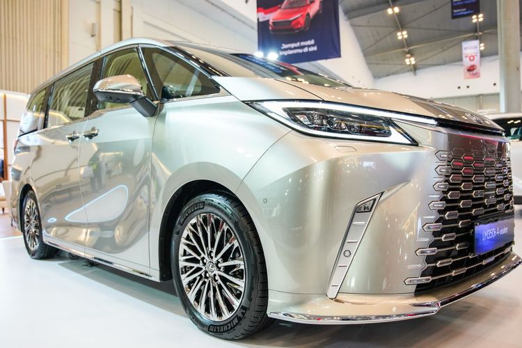 kredit mobil, Mobil Premium, mobil mewah, BCA Expo, Promo KKB Mobil Premium Tawarkan Bunga Kredit Ringan