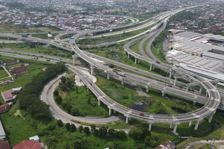 jalan tol, ganti ban, ganti ban mobil, ganti ban di jalan tol, Hal yang Perlu Diperhatikan Saat Ganti Ban di Jalan Tol