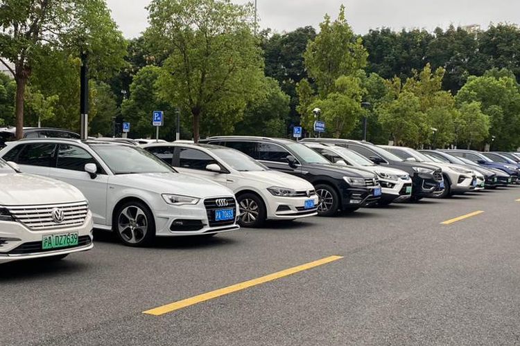 pelat nomor, mobil listrik, warna pelat nomor, warna pelat nomor mobil listrik di China, Beda dengan Indonesia, Ini Warna Pelat Nomor Mobil Listrik di China