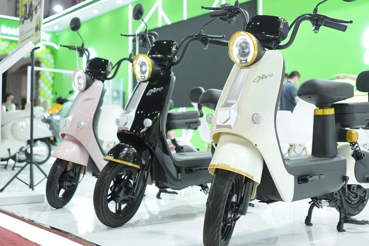 Jakarta Fair Kemayoran, Pekan Raya Jakarta, motor listrik, PRJ 2025, Ofero, kendaraan listrik, Motor listrik, Motor Listrik Untuk Ibu-ibu Hadir di PRJ 2025