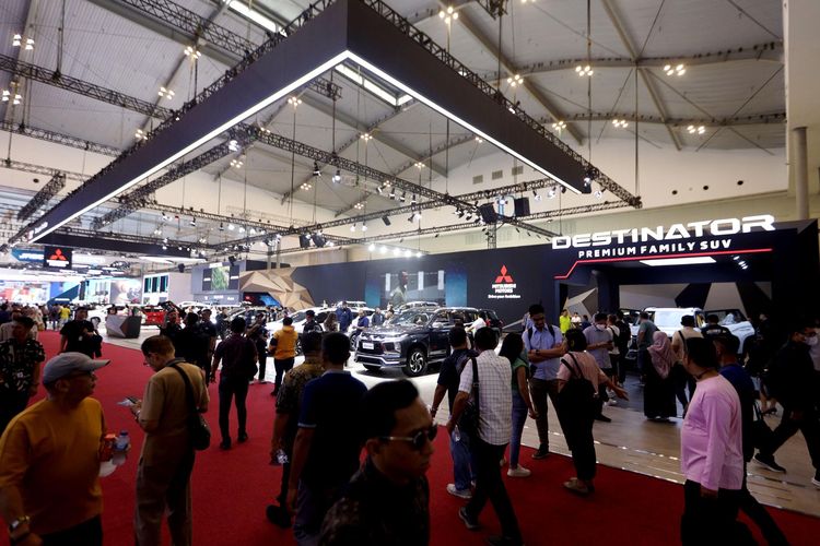 Industri otomotif, daya beli, industri otomotif, pajak, GIIAS 2025, Mobil Rakitan Lokal Sulit Bersaing, Pajak dan Daya Beli Jadi Masalah