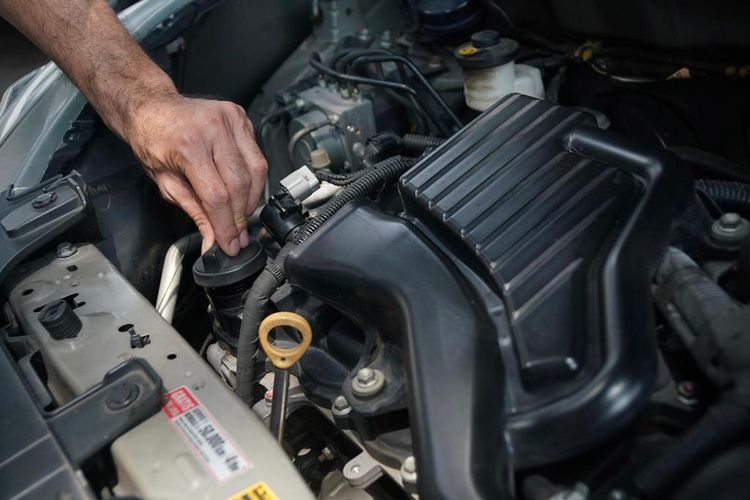 mobil hybrid, penggantian oli, Rais Rachman, pelumas mobil, Mobil Hybrid, Mitos atau Fakta, Oli Mobil Hybrid Lebih Awet Dibanding ICE?
