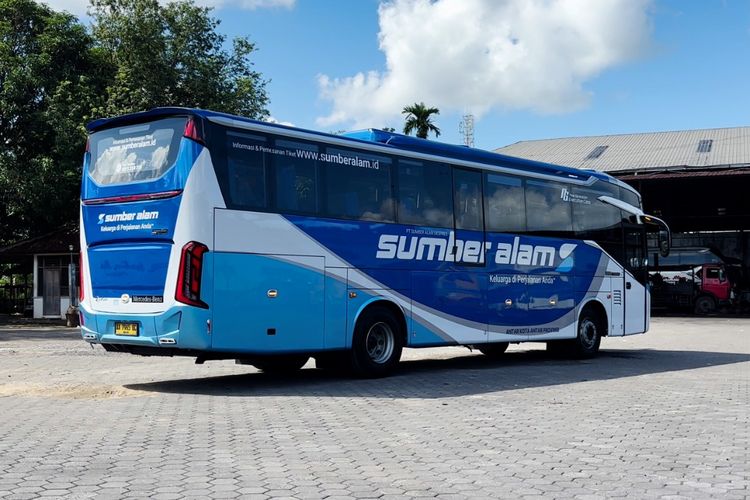 PO Sumber Alam, Karoseri Laksana, Legacy SR3 FE, bus baru, Bus Baru PO Sumber Alam, Pakai Bodi Legacy SR3 FE dengan Konsep Baru