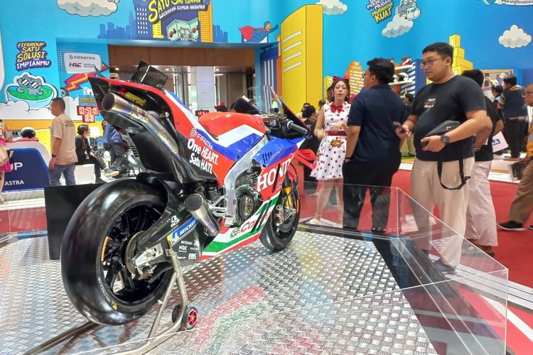 Honda, IMOS, Joan Mir, Indonesia Motorcycle Show, RC213V, motor motogp, Honda HRC Castrol, IMOS 2025, Motor Balap MotoGP Honda RC213V Joan Mir Tampil di IMOS 2025