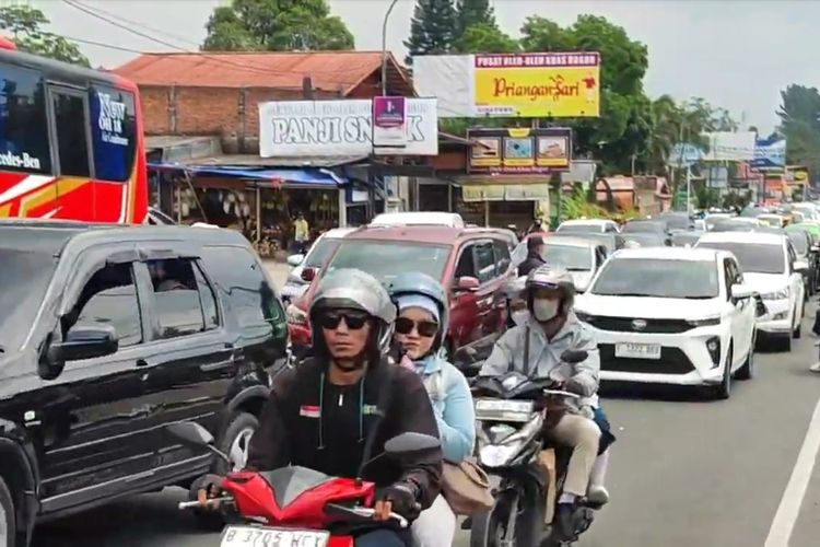 jalur Puncak, ganjil genap, one way, One way, Puncak Bogor, lalu lintas jalur puncak, Puncak macet, Lalu Lintas Jalur Puncak Macet, Ganjil Genap dan One Way Berlaku