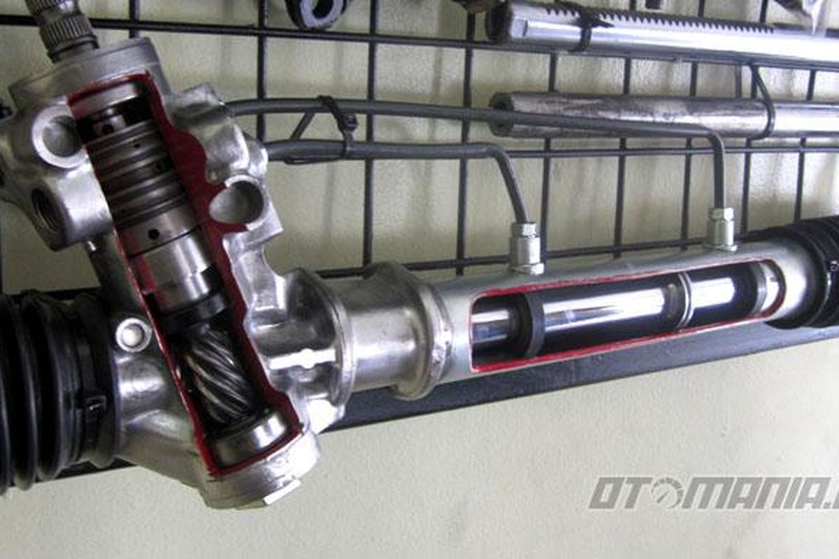 Menghindari Kerusakan Power Steering yang Sering Terjadi