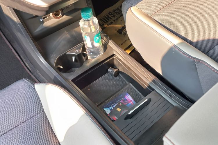 mobil, benda, kabin mobil, ledakan mobil, benda yang memicu ledakan di kabin, Catat, Ini 5 Benda yang Berpotensi Meledak di Kabin Mobil