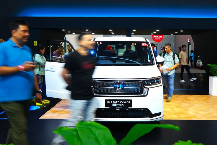 Honda, e:HEV, elektrifikasi, HR-V, hybrid, cerdas, Langkah Bertahap Honda Menuju Mobilitas Bebas Emisi