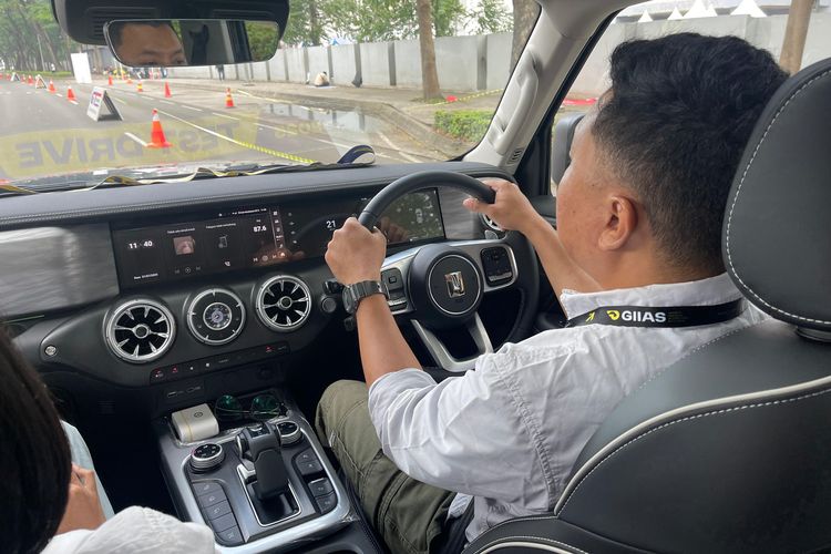 Marc Marquez, motor listrik, stok BBM, mobil matik, Populer Otomotif, artikel terpopuler, pajak tahunan, VinFast, Mitsubishi Destinator, Vento S, VinFast Vento S, Marquez Batal Liburan di Lombok