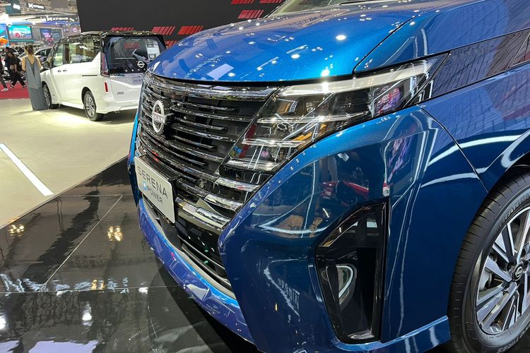 GIIAS 2025, teknologi elektrifikasi, MPV Hybrid, kenyamanan keluarga, Komparasi 4 MPV Hybrid Unggulan yang Tampil di GIIAS 2025