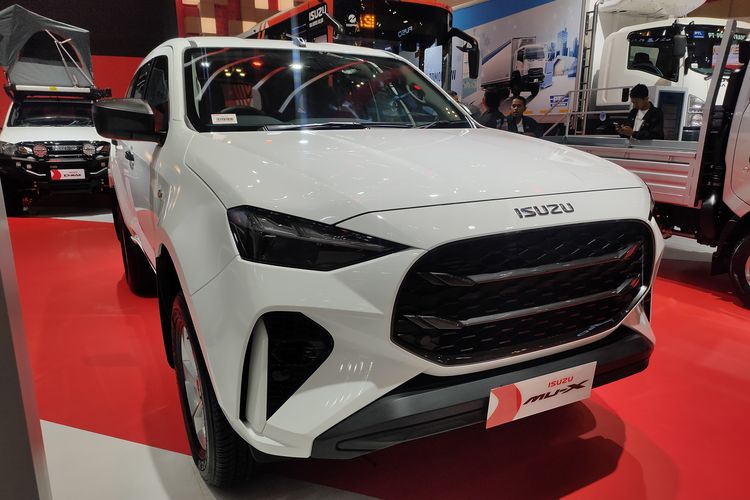 Fortuner, Pajero Sport, fortuner, pajero sport, Perbandingan performa SUV diesel, Performa Tank 300 diesel, Perbandingan Performa SUV Diesel Terbaru di GIIAS 2025