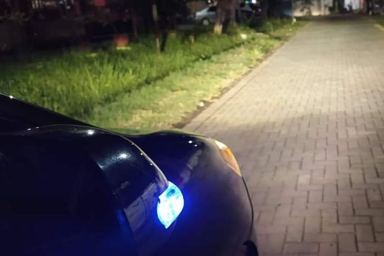 lampu mobil, kode isyarat, kesalahpahaman, komunikasi antar pengemudi, Pentingnya Pemahaman Kode Lampu pada Pengemudi