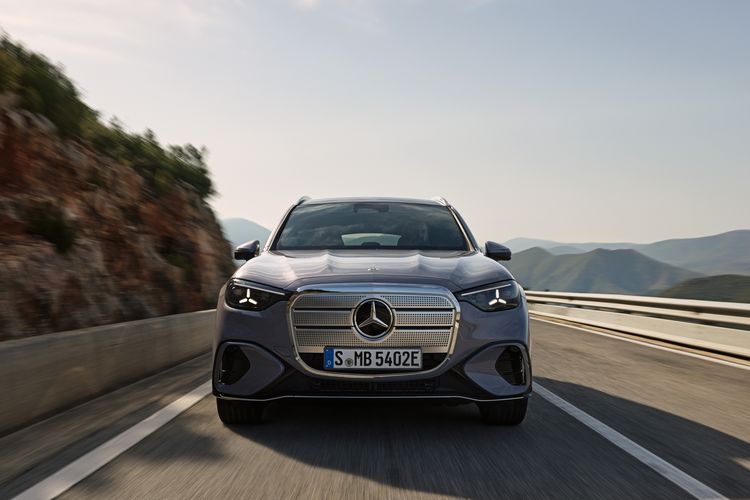 mobil listrik, Mercedes-benz, SUV listrik, munich motor show 2025, GLC with EQ Technology, Mercedes-Benz Perkenalkan GLC EQ di Munich Motor Show 2025