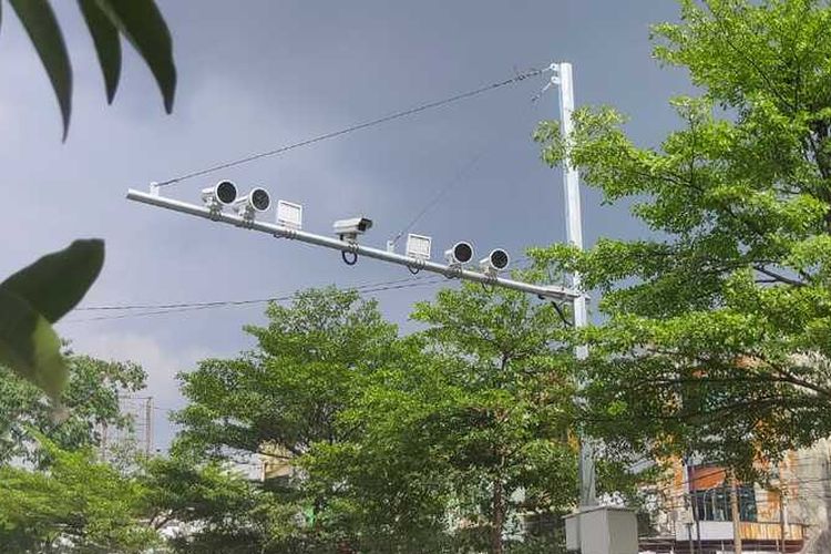 ambulans, kamera ETLE, kamera tilang, electronic traffic law enforcement (e-TLE), kamera etle, kamera tilang elektronik, Banyak Ambulans Kena Tilang ETLE, Ini Penjelasan Polisi