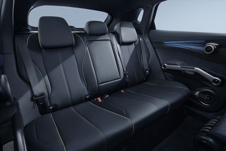 BYD Atto 3, harga terjangkau, mobil listrik, SUV keluarga, Cek Harga Bekas BYD Atto 3: Berdekatan dengan Model Baru