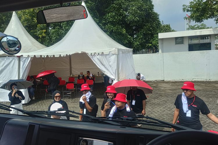 sopir truk, blind spot, Isuzu Astra Motor Indonesia, keselamatan berkendara, Mengungkap Bahaya Blind Spot Sopir Truk