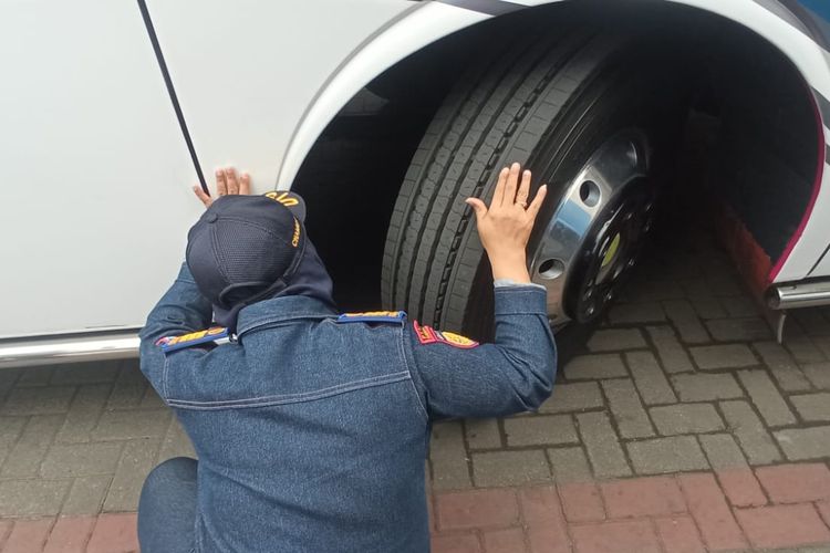 bus AKAP, bus pariwisata, penumpang bus, laik jalan, Mitra darat, Naik Bus Saat Libur Panjang, Penumpang Diimbau Cek Laik Jalan