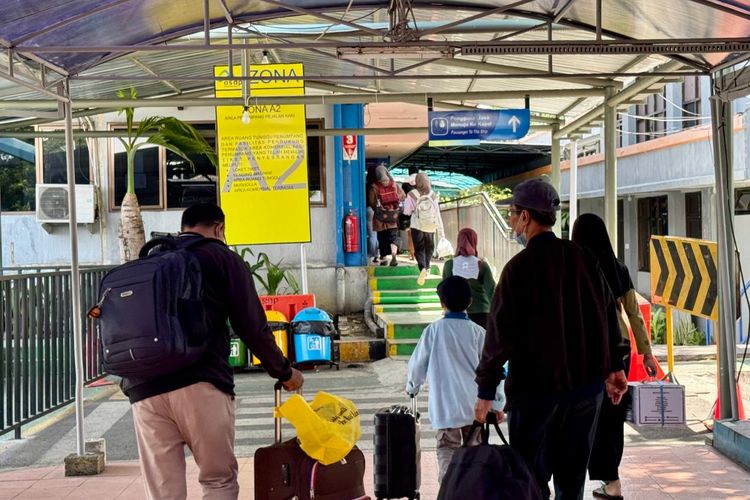 ASDP, libur panjang, Merak, Bakauheni, Ketapang, Gilimanuk, pelabuhan penyeberangan, Ada Libur Panjang, Tiket Penyeberangan Hanya Bisa Dibeli Online