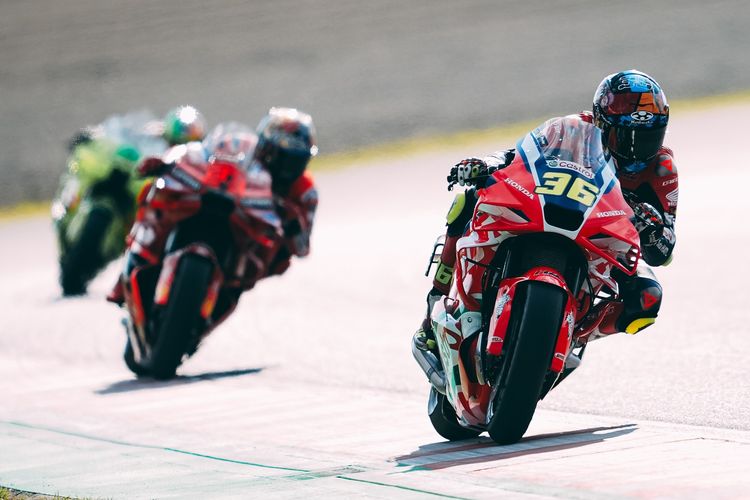 Honda, MotoGP, Sirkuit motegi, Joan Mir, tim pabrikan, motogp 2025, Honda HRC Castrol, MotoGP Jepang 2025, Pecah Telur, Tim Pabrikan Honda dan Joan Mir Akhirnya Podium Lagi