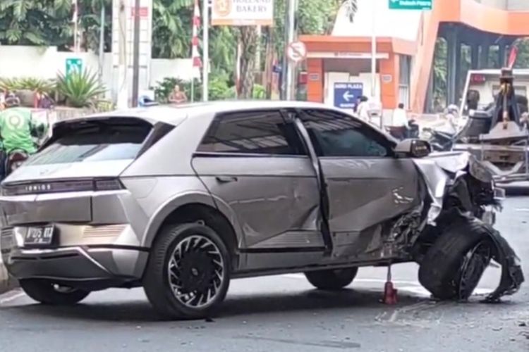 mobil listrik, Asuransi Astra, Garda Oto, asuransi mobil listrik, garda oto, asuransi kendaraan bermotor, Asuransi Mobil Listrik Terkendala di Suku Cadang