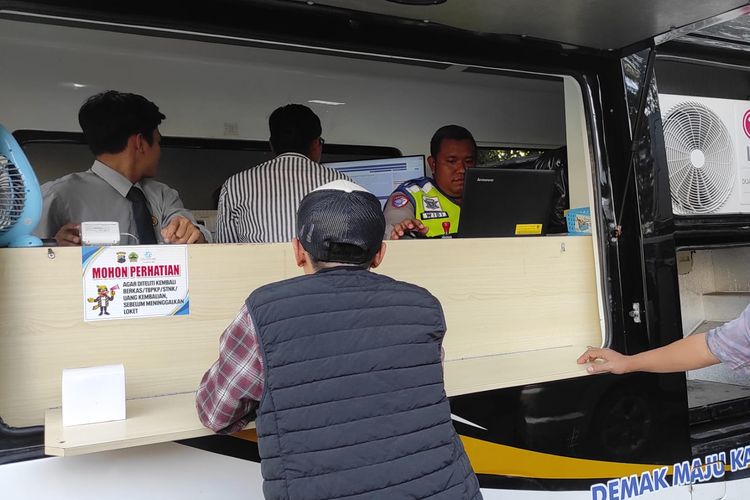 Pemutihan pajak kendaraan bermotor, pemutihan pajak jawa barat, pemutihan pajak 2025, syarat pemutihan pajak kendaraan, pemutihan pajak kendaraan bermotor jawa barat, syarat pemutihan pajak kendaraan jawa barat 2025, Bapenda Jabar: Program Pemutihan Pajak Segera Berakhir, Segera Urus