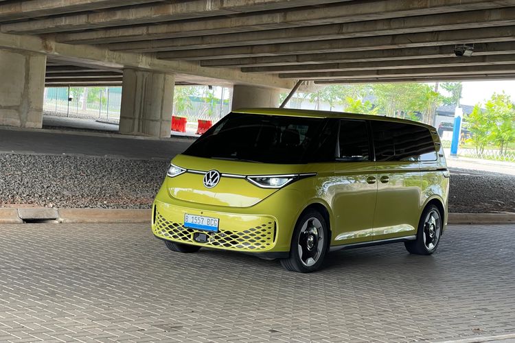 VW ID. Buzz, regenerative braking, mobil listrik, pengalaman berkendara, Mengemudikan VW ID. Buzz: Pengalaman Unik Mobil Listrik Minibus