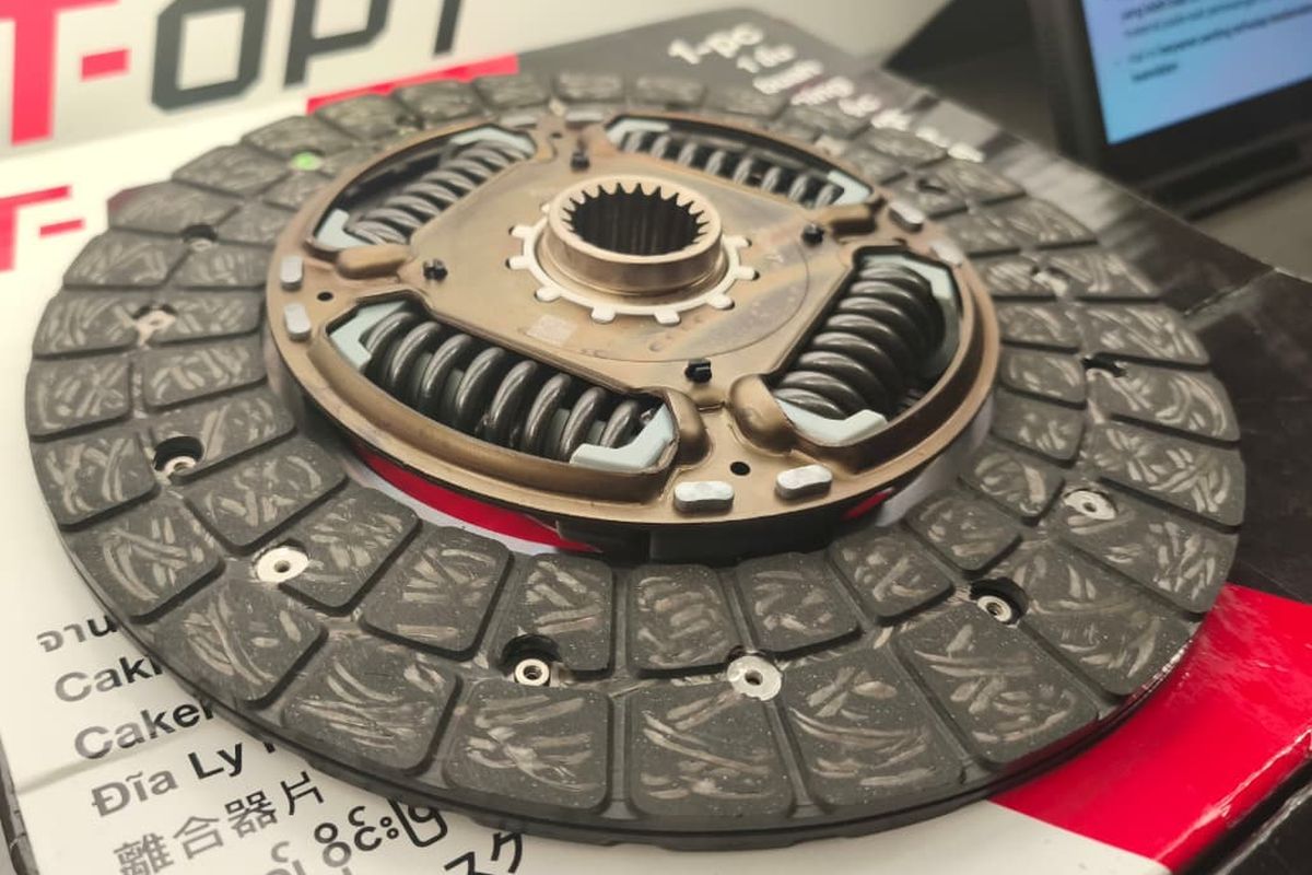 Teknologi Ini Bikin Perpindahan Percepatan Mobil Manual Lebih Halus