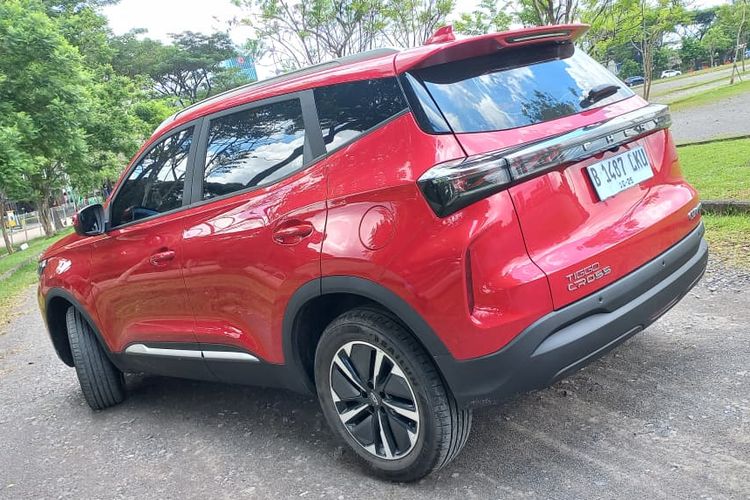 desain futuristik, SUV modern, Chery Tiggo Cross CSH, Kombinasi Gaya dan Fungsi, Chery Tiggo Cross CSH: SUV Modern yang Memikat